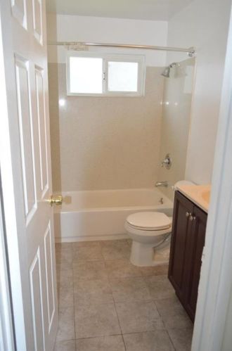 2800 Devonshire Ave, Redwood City CA  94063-3211 exterior