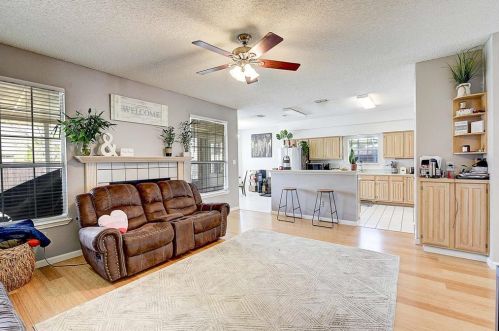 2213 Brooklake St, Denton TX  76207-1623 exterior