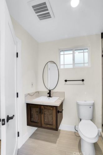 11512 La Maida St, North Hollywood CA  91601-4323 exterior