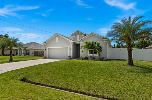 1774 Apache Ave, Fort Pierce, FL 34953-1132
