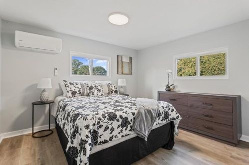 4936 Barberry St, Pittsburgh PA 15207-2110 exterior