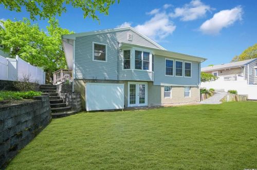 3 Bowman Ln, San Remo NY  11754-2006 exterior