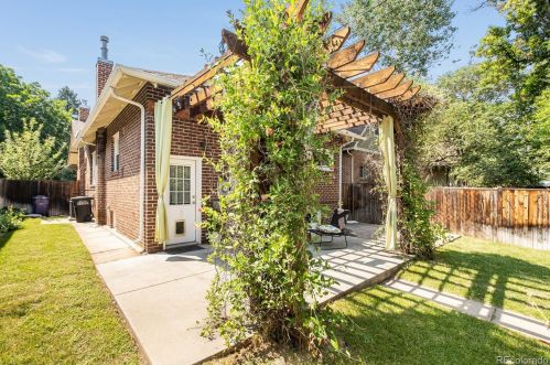 1016 Cook St, Denver CO 80209-4922 exterior