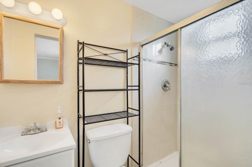 1006 Venetian Ave, Orlando FL  32804-2154 exterior