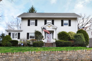 7 Cottage Pl, Yonkers, NY 10707-4001