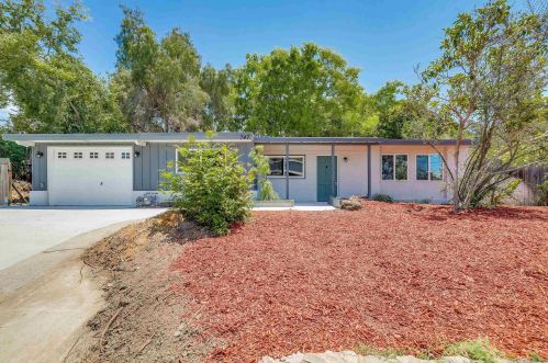 747 Garfield Ave, El Cajon CA  92020-2017 exterior