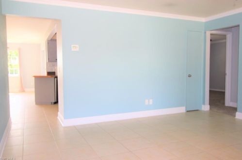 1016 26th Ter, Cape Coral, FL 33904-2918