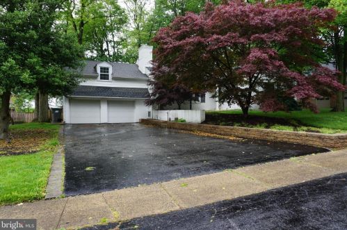 105 Sharpley Rd, Wilmington, DE 19803-2944