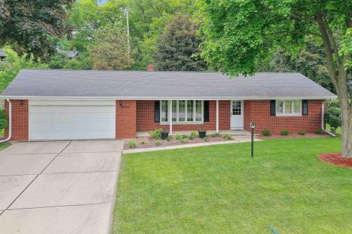 2327 Jamesford Ave, Green Bay, WI 54302-4227
