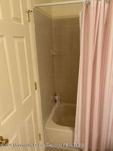 606 Bromelia Ct, Jackson Twp NJ  08527-4128 exterior
