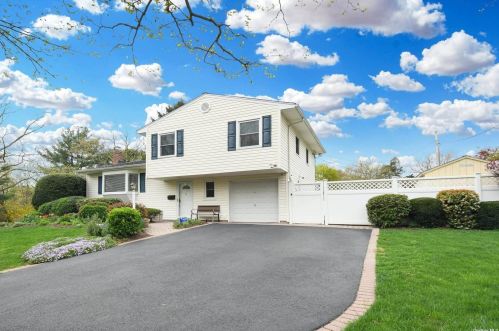 1 Breton Ave, Huntington Station, NY 11747-1301