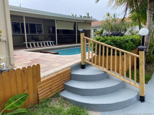 1516 28th Ave, Hollywood, FL 33020-2903