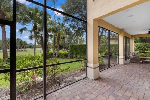 7834 Classics Dr, Naples FL  34113-3043 exterior