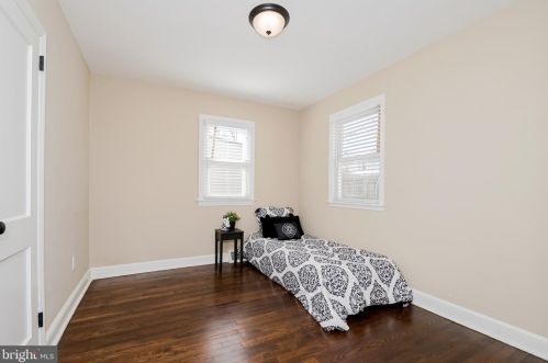 2 Robert Rd, New Castle DE  19720-3925 exterior