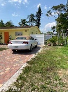 1381 13th Ave, Naples, FL 34102-3416