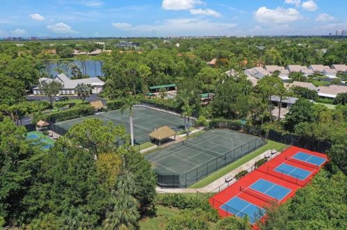 15191 Cedarwood Ln, Naples FL  34110-8020 exterior