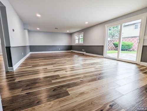 2 Elmwood Ter, Elmwood Park NJ  07407-1730 exterior