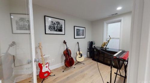 1657 Gates Ave, Manhattan Beach CA  90266-7028 exterior