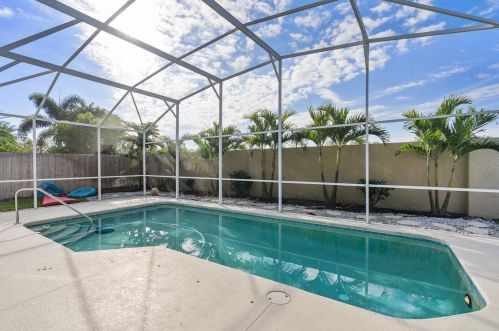 2750 University Acres Dr, Orlando, FL 32817-3016