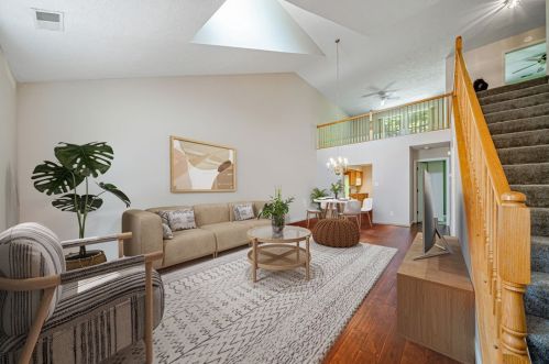 3024 Duncan Ln, Pittsburgh, PA 15236-1570