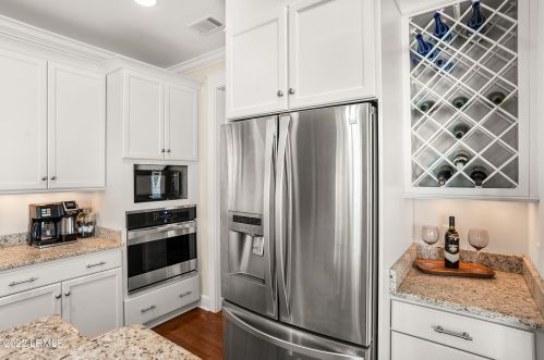 700 Sunset Cir, Beaufort SC  29906-9426 exterior