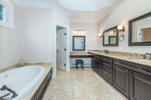 17 Kennedy Rd, Greystone Park NJ  07950-2311 exterior