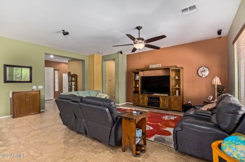 12160 Locust Ln, Avondale AZ  85323-7681 exterior