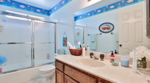 2032 Coolcrest Ave, Upland CA 91784-1242 exterior