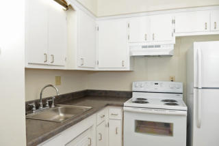 7626 Beloit Rd, Milwaukee WI  53219-2471 exterior