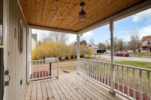 805 3rd St, Princeton MN  55371-1513 exterior