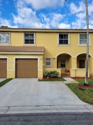 114 169th Ave, Hollywood, FL 33027-1010