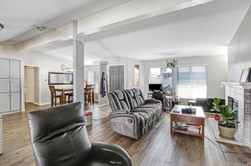 31921 Emerald Ln, Santa Clarita CA  91384-3102 exterior