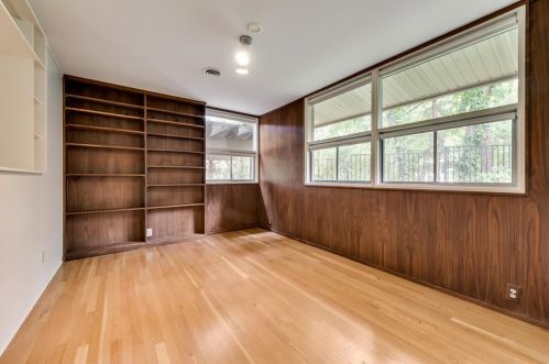 1411 Greenwood Dr, Denton TX  76209-2206 exterior