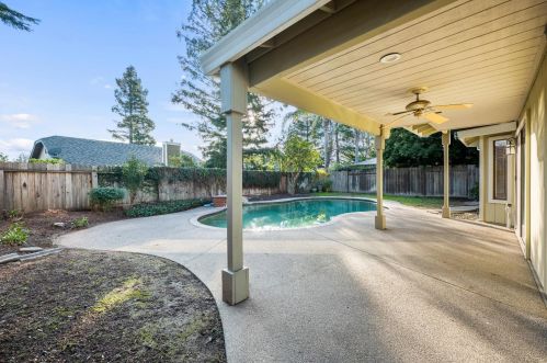 9525 Newington Way, Elk Grove, CA 95758-4443