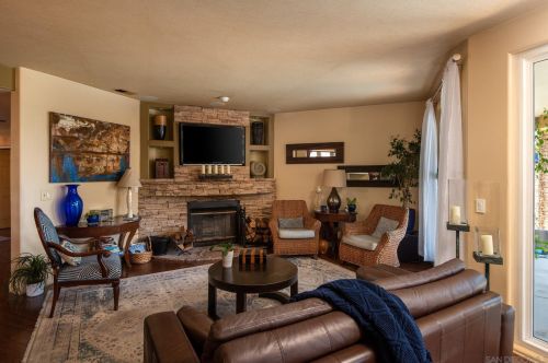 2562 Grandview St, San Diego CA 92110-1031 exterior