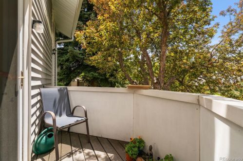 212 Nome St, Denver CO 80014-1850 exterior