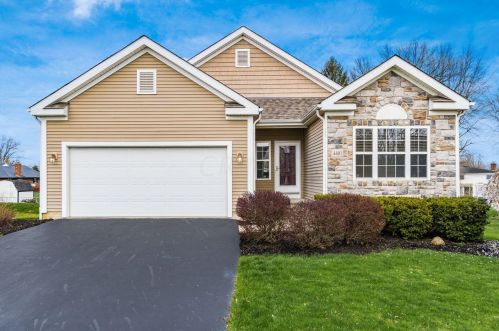 4401 Grand Strand Dr, Darbydale, OH 43123-8180