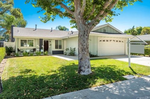 25150 Markel Dr, Santa Clarita, CA 91321-2351