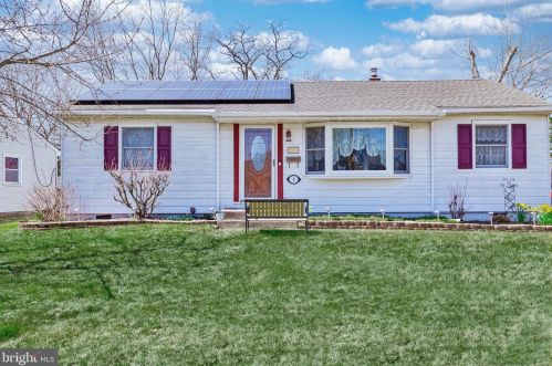 5 Elinor Ave, Stratford, NJ 08084-1713