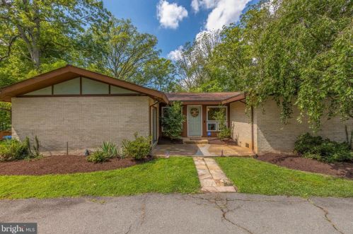 1017 Grant St, Herndon, VA 20170-3228