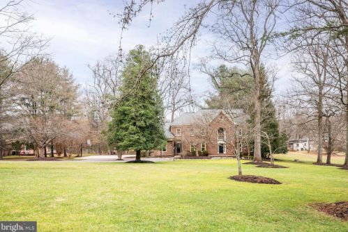 281 Golden Woods Ct, Great Falls VA  22066-4152 exterior