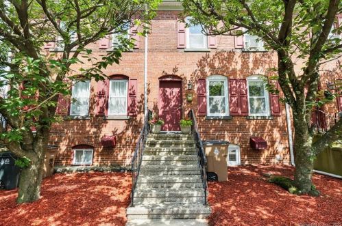 18 Brown Ave, Stamford, CT 06902-5717