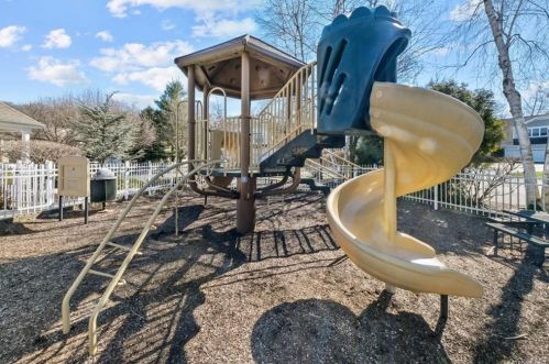 40 Briarbrook Dr, Briarcliff NY  10510-2075 exterior