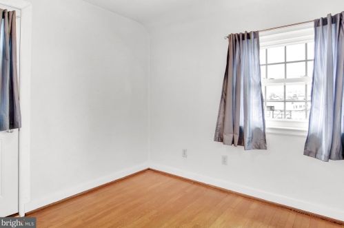 4033 Grn St, Harrisburg PA 17110-1622 exterior