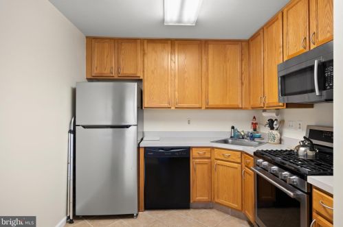 3102 Ebbtide Ln, Palmyra NJ  08065-2132 exterior