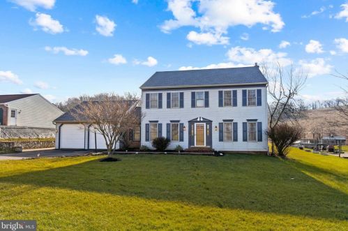 306 Schoolhouse Rd, Smithville, PA 17560-9701