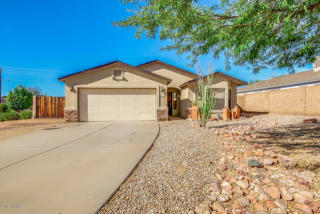 4924 Lindner Dr, Glendale, AZ 85308-3464