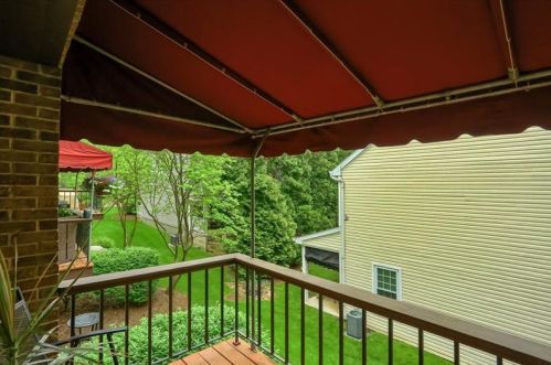 804 Fairways Dr, Oakmont, PA 15139-1055