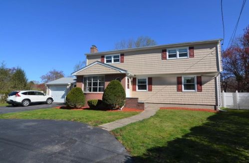 59 Crane St, Warwick, RI 02889-8216