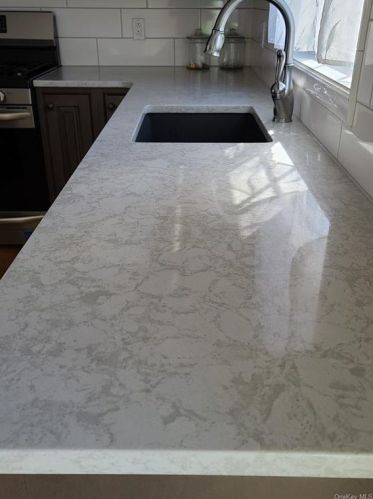 595 Mountain Rd, Port Jervis NY  12771-3165 exterior